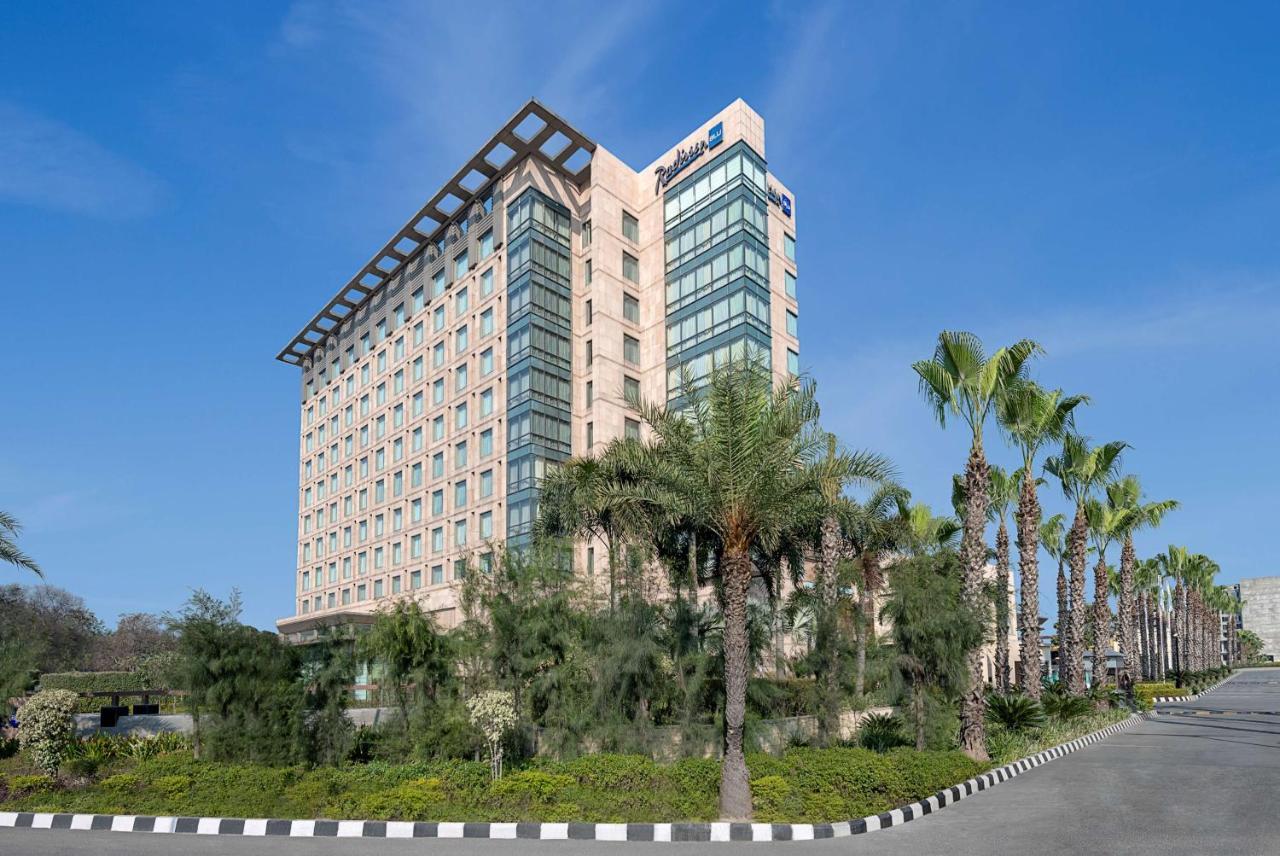 래디슨 블루 호텔 암리차르 외부 사진 Hilton Nicosia