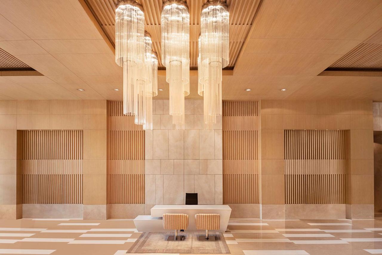 래디슨 블루 호텔 암리차르 외부 사진 The lobby of the hotel