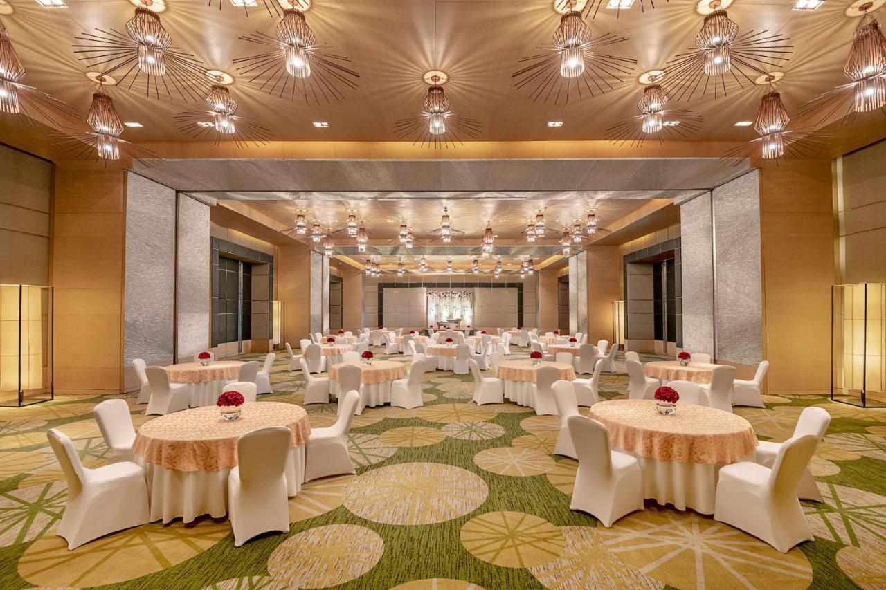 래디슨 블루 호텔 암리차르 외부 사진 The Grand Ballroom