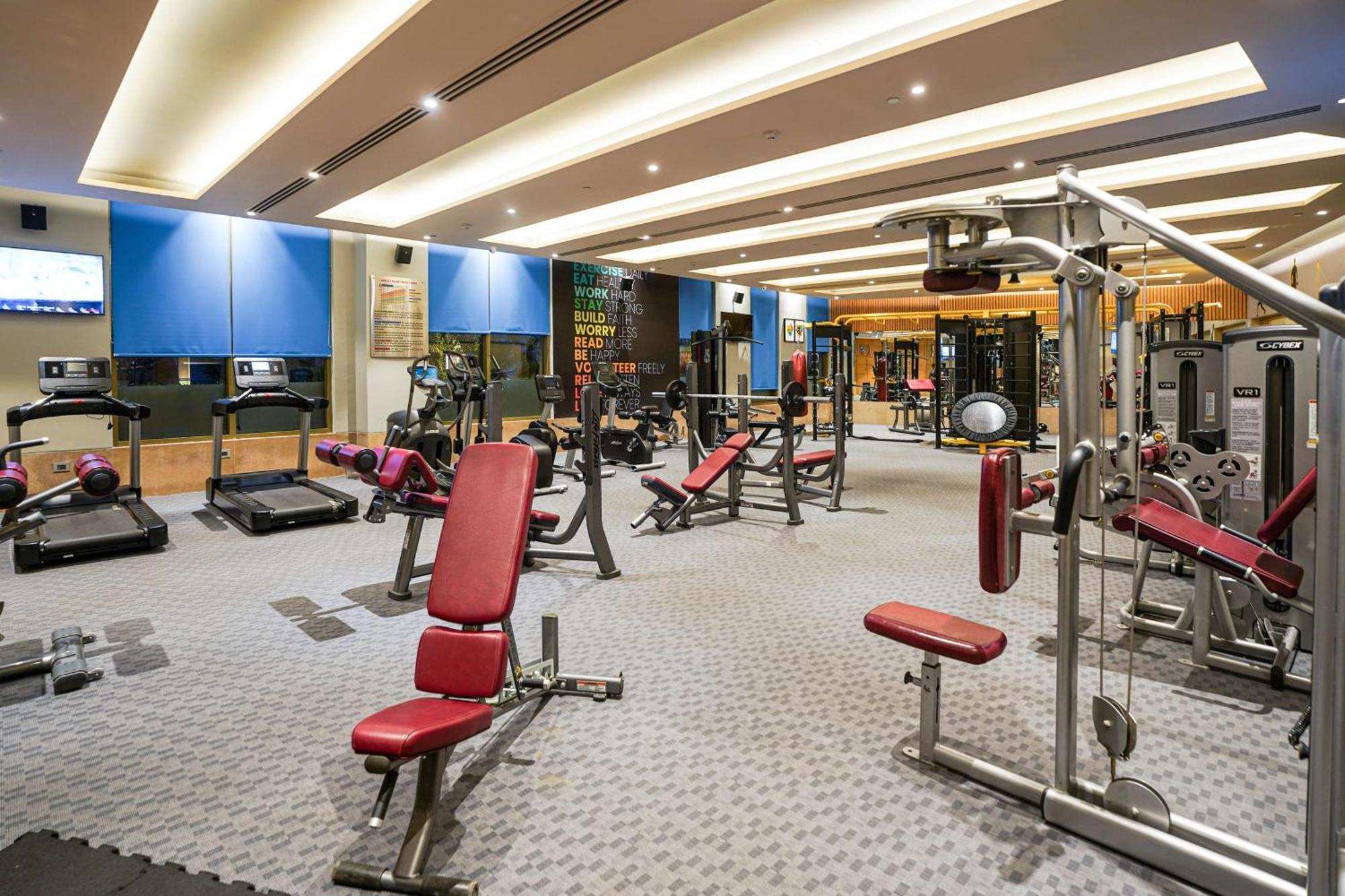 래디슨 블루 호텔 암리차르 외부 사진 The gym at the hotel